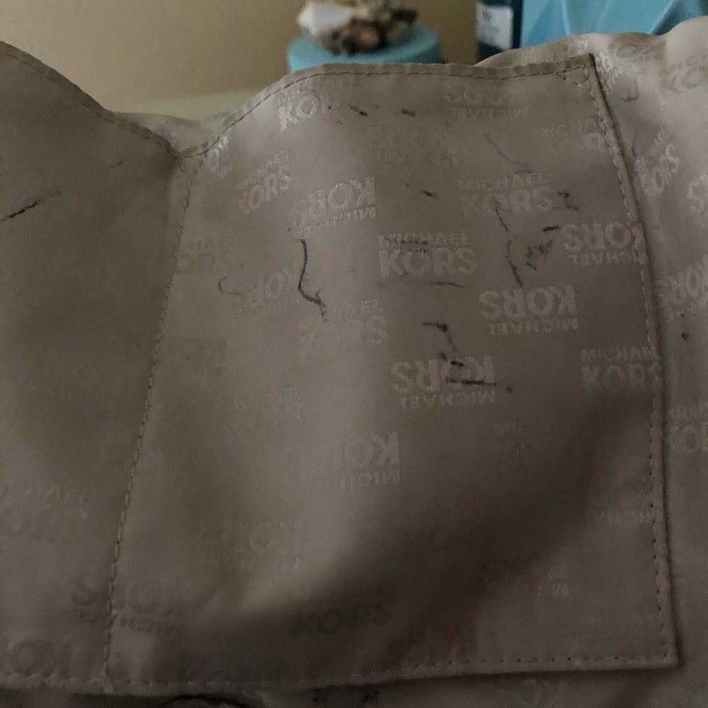 Handbag - Picture 6 of 7